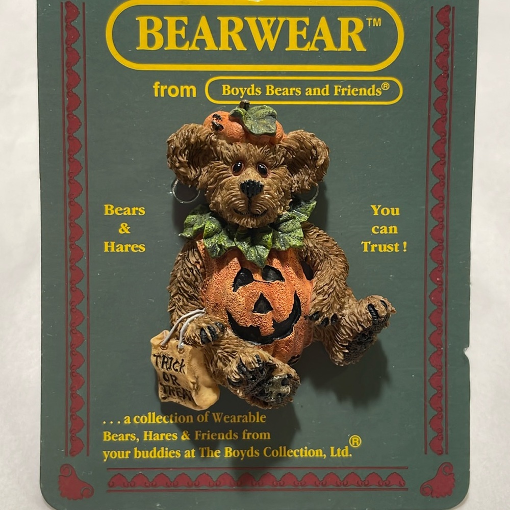 New Boyd’s BEARWEAR Halloween “Bradley Boo Bear…Countin’ the Treats” Pin/Brooch